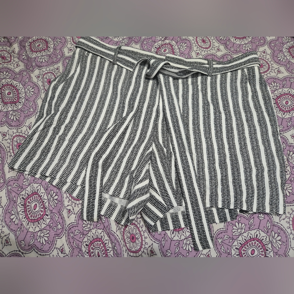 Size 10 Banana Republic Black and White Striped Shorts